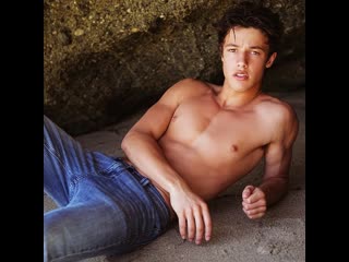 handsome boy - cameron dallas